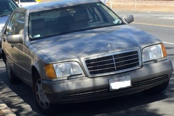 1992 Mercedes-Benz 400-Class - Photo 1 of 2