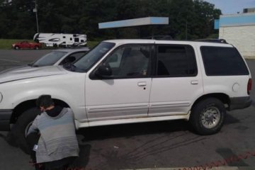 2000 Ford Explorer - Photo 12 of 22