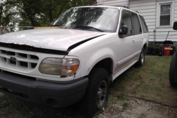 2000 Ford Explorer - Photo 6 of 22