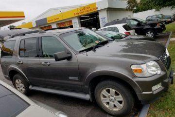 2008 Ford Explorer - Photo 3 of 3
