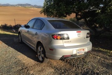 2005 Mazda 3 - Photo 10 of 11