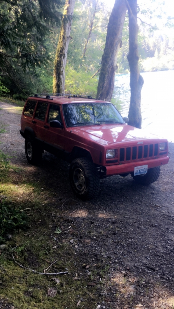 2000 Jeep Cherokee For Sale in Silverdale, WA Salvage Cars