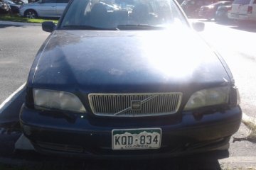 1998 Volvo V70 - Photo 1 of 6