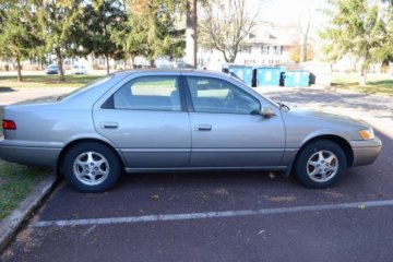 1999 Toyota Camry - Photo 1 of 4