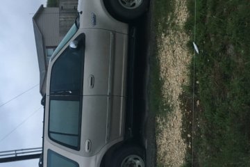 Junk 1998 Ford Expedition Image