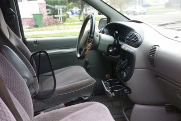 1999 Plymouth Voyager