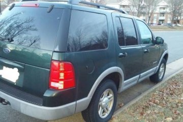 Junk 2002 Ford Explorer Photography