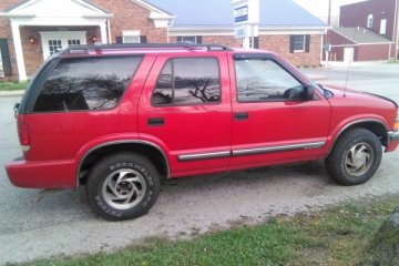 Junk 2001 Chevrolet Blazer Photography