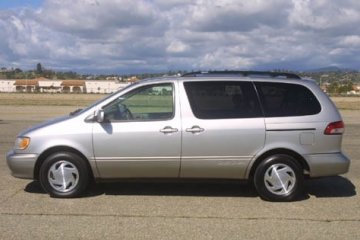 Toyota Sienna 2001