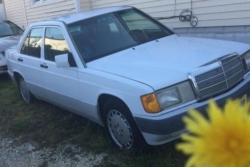 Junk 1991 Mercedes-Benz 190-Class Photo