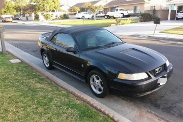 Ford Mustang 2000