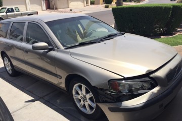 2004 Volvo C70 - Photo 1 of 3