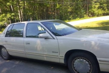 Junk 1999 Cadillac DeVille Photo