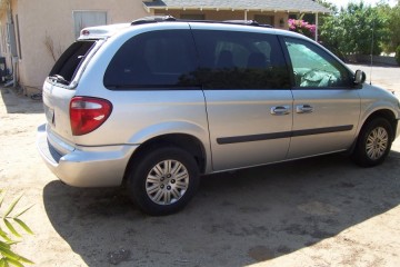 2005 Dodge Caravan - Photo 1 of 4