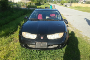 Junk 2001 Saturn S-Series Photography