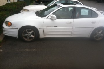 Junk 2000 Pontiac Grand Am Photo