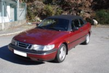 Junk 1995 Saab 900 Photography