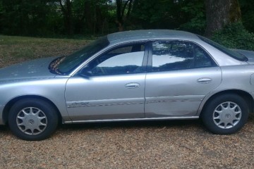 Junk 2000 Buick Century Photography