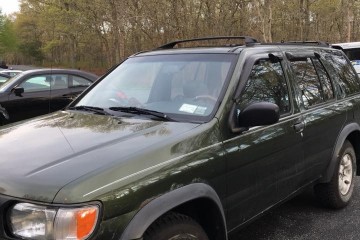 1996 Nissan Pathfinder - Photo 1 of 5