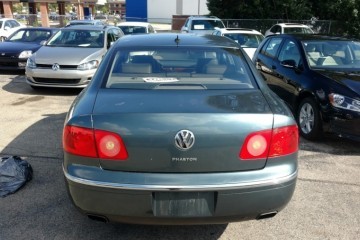 2004 Volkswagen Phaeton - Photo 4 of 7