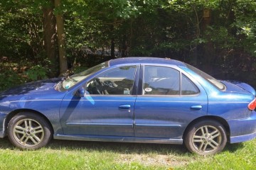 2004 Chevrolet Cavalier - Photo 1 of 8