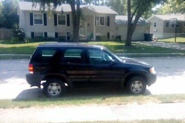 2004 Ford Escape - Photo 1 of 4