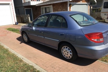 2004 Kia Rio - Photo 1 of 9