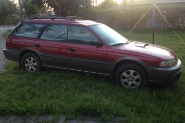 Junk 1998 Subaru Legacy Photo