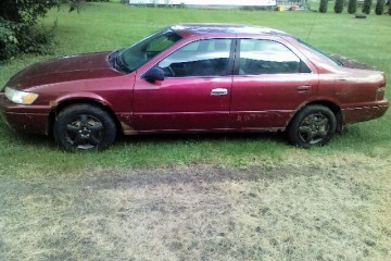 1998 Toyota Camry - Photo 1 of 4