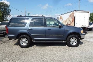 Junk 1998 Ford Expedition Photography