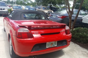 2002 Toyota MR2 Spyder - Photo 2 of 3