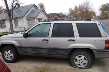 Junk 1995 Jeep Grand Cherokee Image