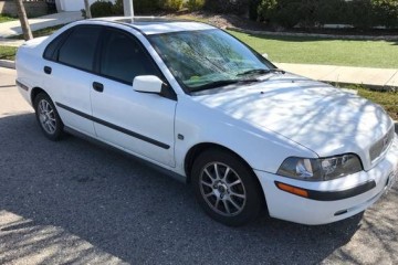 2002 Volvo S40 - Photo 1 of 2