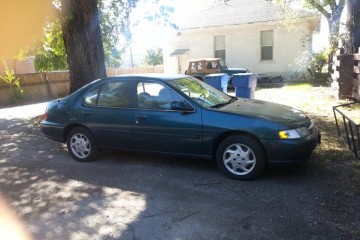 Junk 1998 Nissan Altima Image