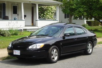 Junk 2003 Ford Taurus Image