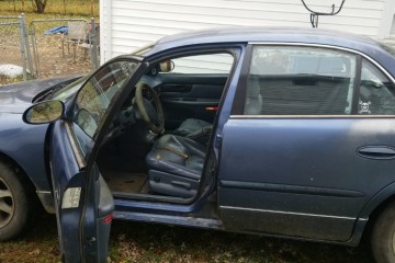 Junk 1998 Buick Regal Photo