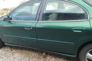 1998 Ford Taurus - Photo 1 of 3