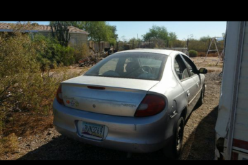 Junk 2001 Dodge Neon Photo