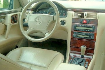 1998 Mercedes-Benz E-Class - Photo 2 of 2