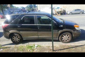 Junk 2002 Buick Rendezvous Photography