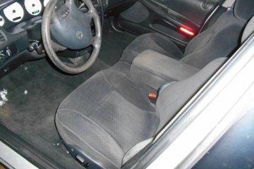 2004 Dodge Intrepid - Photo 2 of 4