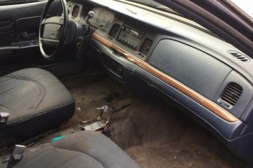 1995 Ford Crown Victoria - Photo 5 of 5