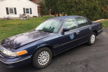 1995 Ford Crown Victoria - Photo 1 of 5