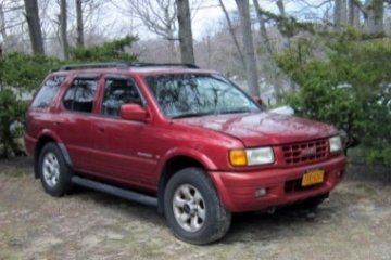 Junk 1999 Isuzu Rodeo Photo