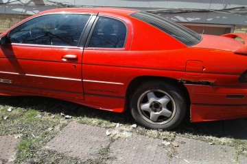 Junk 1997 Chevrolet Monte Carlo Photo