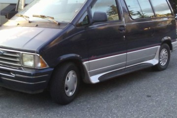 Junk 1997 Ford Aerostar Photography