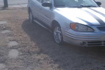 Junk 2002 Pontiac Grand Am Photo