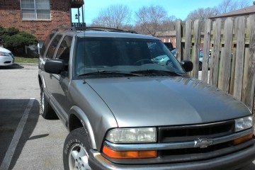 Junk Chevrolet Blazer 2000 Photo