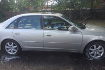 Toyota Avalon 2001