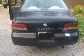 1996 Nissan Altima - Photo 2 of 7